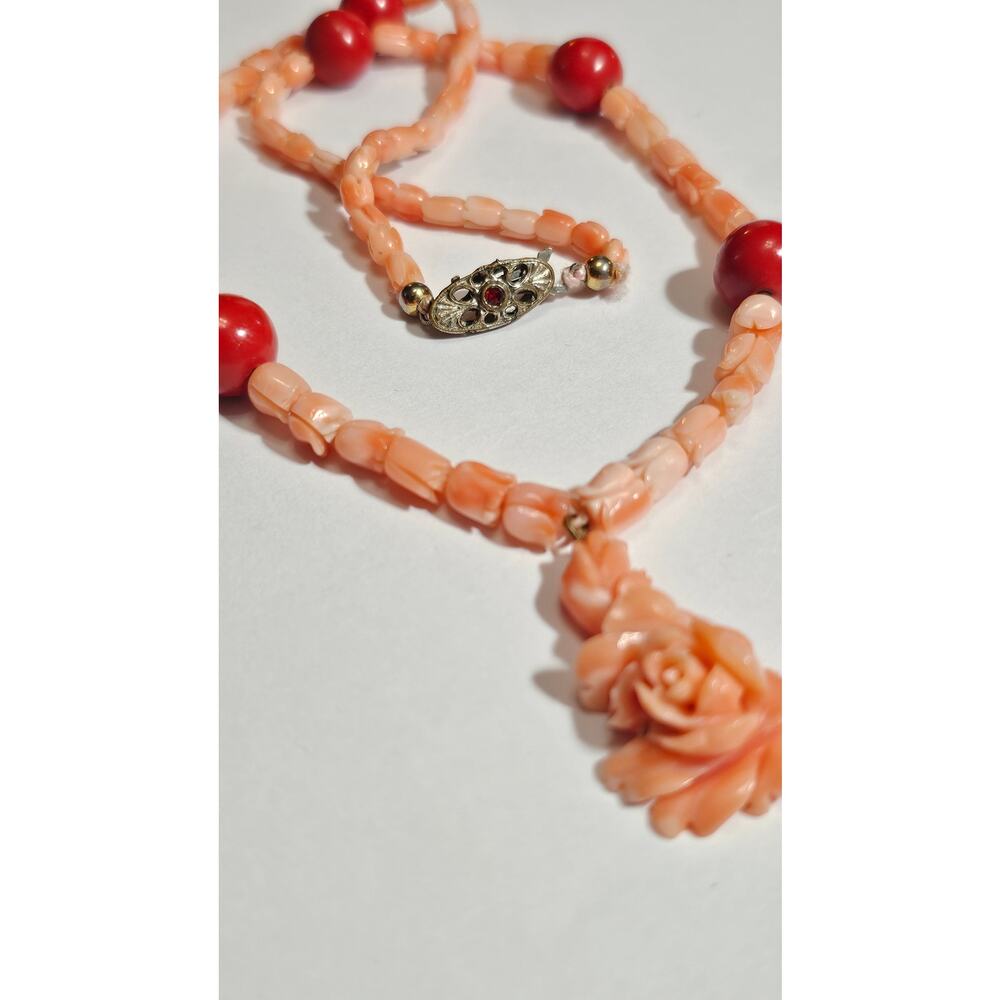 Vintage Czechoslovakian Carved Coral Flower Necklace 17.5" - Picture 3 of 5
